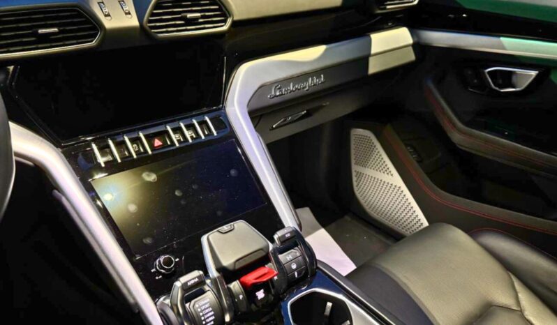 Lamborghini Urus pieno