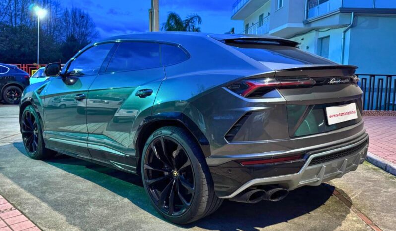 Lamborghini Urus pieno