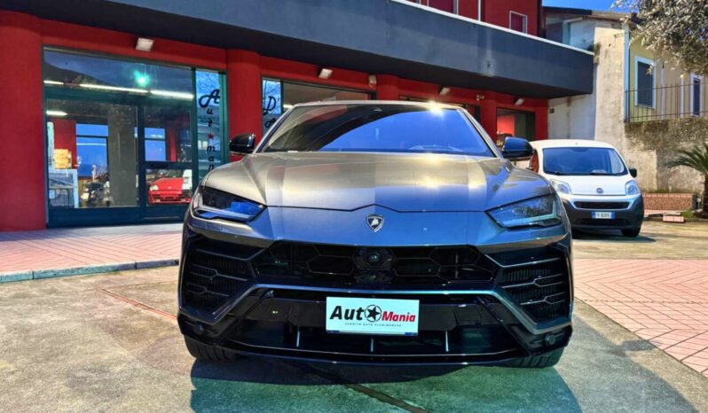 Lamborghini Urus pieno