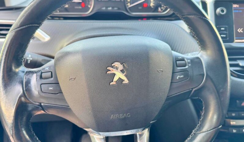 Peugeot 208 pieno