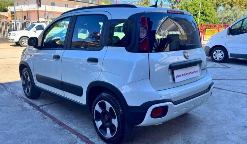 Fiat Panda Cross Hybrid pieno