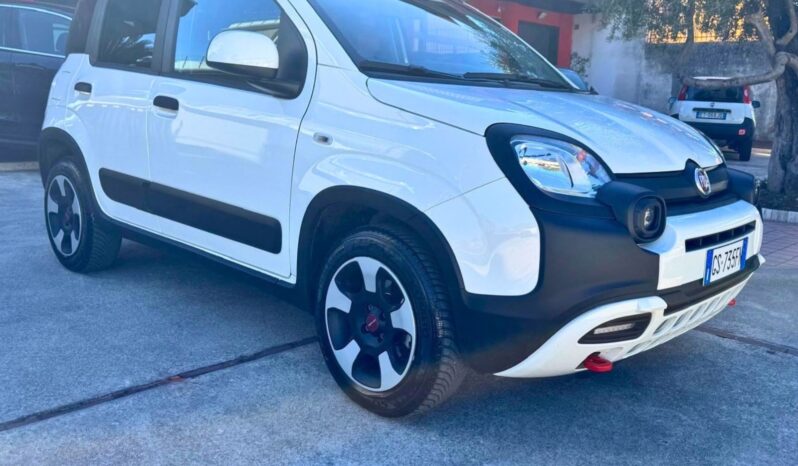Fiat Panda Cross Hybrid pieno